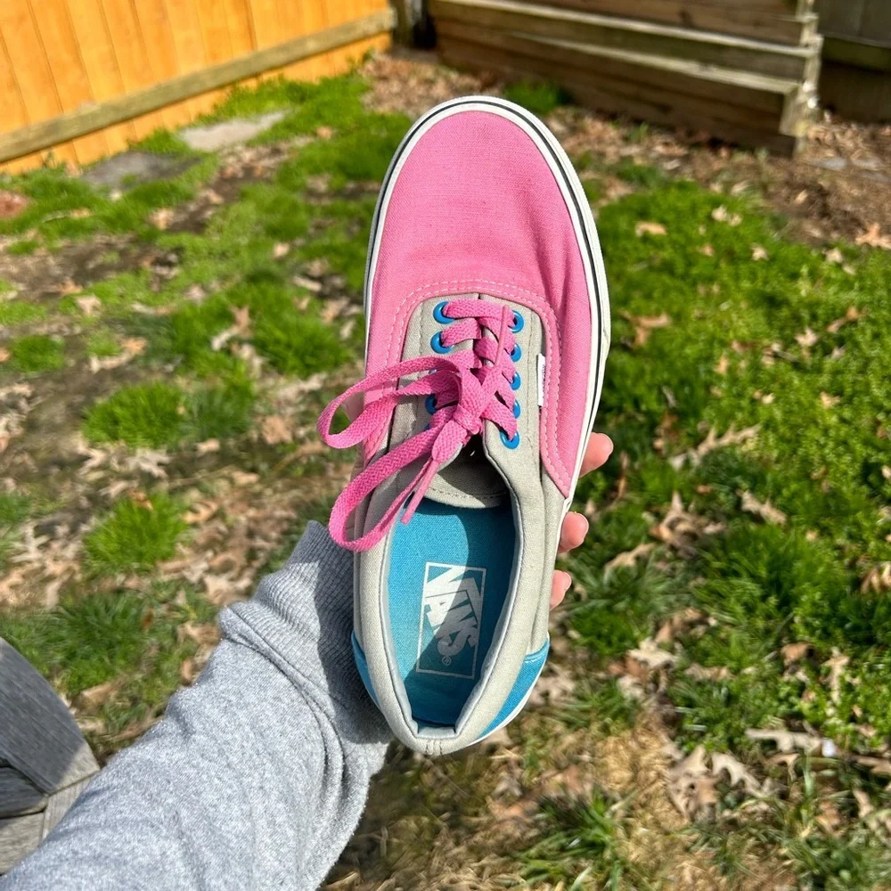 Vans Off The Wall Classic grey blue pink Skate Shoe Men’s 6.5 Womens 8 authentic